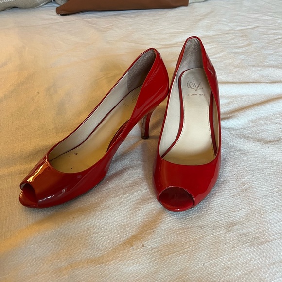 Red Vero Cuio Heels 8M - Picture 2 of 7